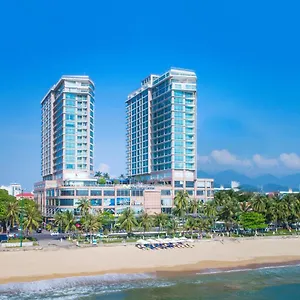 Diamond Bay Отель Нячанг